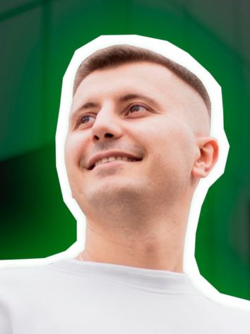 Андрій Вархал